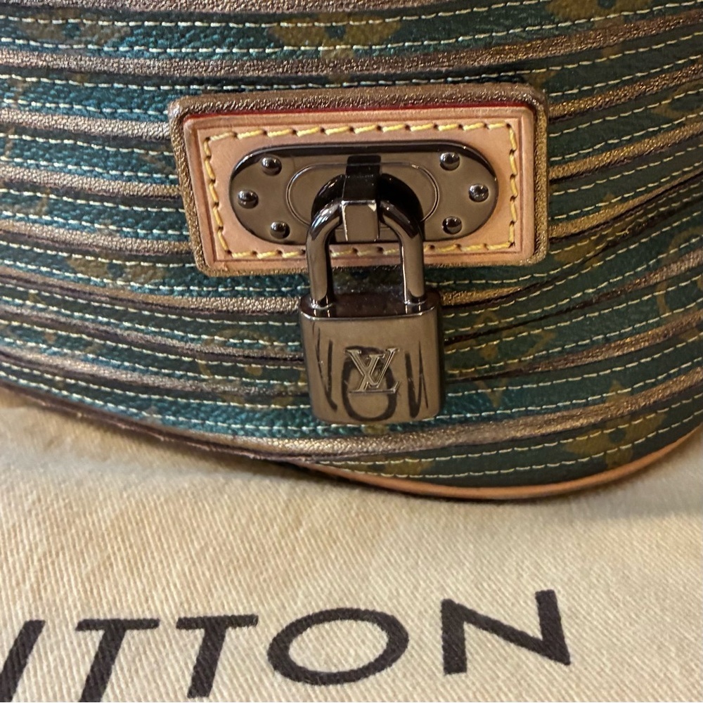 Louis Vuitton LIMITED EDITION Eden Neo Bucket Bag - Picture 3 of 16